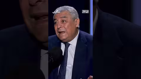 بسبب إذن سفر تم أخذه إلى غرفة بالمطار ومعاملته بعنف لفظي....