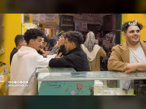 محاولة بيع هاتف مسروق: مواجهة حادة بين البائع والزبائن
