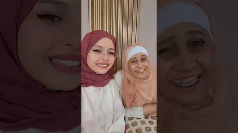 مع الخاله فريحه اثناء تصوير كليب العيد ماريا قحطان