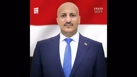 طارق صالح يعزي في وفاة قائد المقاومة التهامية عبدالرحمن حجري