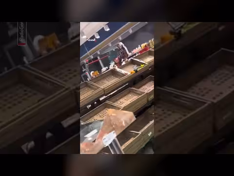احتجاجات تشل جنوب إيطاليا ورفوف المتاجر خالية من الغذاء