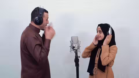 قلبي بحبك مشتاق يا رسول الله اداء الفنان أكرم السند والمبدعة ملاك فتحي