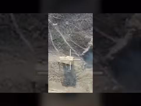 مشاهد استهداف الطيران الحربي اليمني تحصينات الحوثيين في مأرب