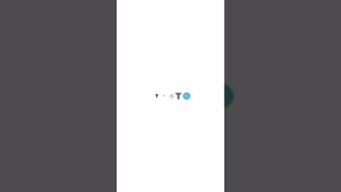 فرح طفل فلسطيني بسيط بكيس طحين