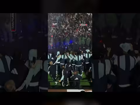 استقبال جماهيري للمنتخب الأرجنتيني بعد خسارة كأس العالم