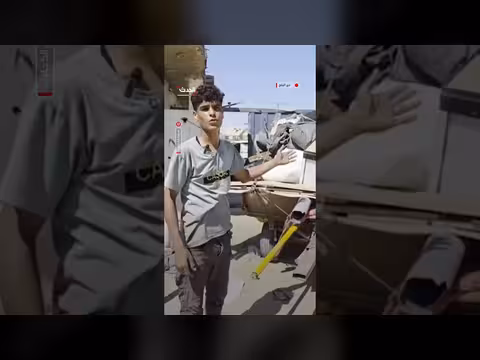 عائلات فلسطينية تنزوح من دير البلح بعد تقدم القوات الإسرائيلية