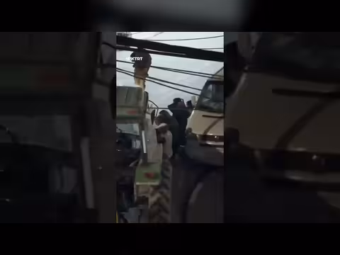 جنود الاحتلال ينكلون بشبان فلسطينيين خلال اقتحام منطقة البيادر بجنين