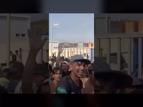 آلاف المهاجرين يتدفقون جماعياً إلى مدينة سبتة عبر تاراخال