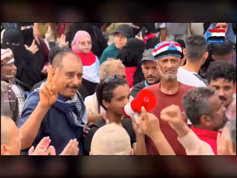 وقفة احتجاجية أمام وزارة الكهرباء بالطرف الجنوبي تنديدا بانهيار الكهرباء