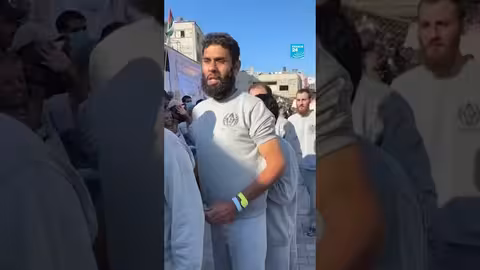 إسرائيل تفرج عن سجناء فلسطينيين في مقابل إطلاق رهائن بغزة