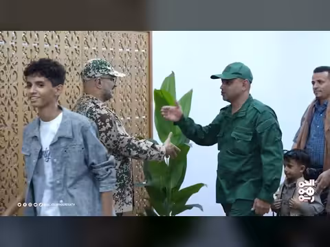 نائب رئيس مجلس القيادة الرئاسي يستقبل المهنئين بعيد الفطر في المخا