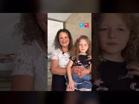 عائلة تضم أربعة عشر ولدًا: بين الفوضى والمواقف الطريفة