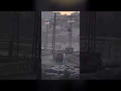 آليات الجيش الإسرائيلي تقتحم منطقة الدوارة في بلدة سعير شمال الخليل