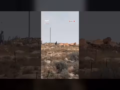 مستوطن يطلق الرصاص الحي على مزارعين ومنازل في المغير قرب رام الله