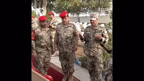 العميد دويد يضع إكليل زهور في مقبرة شهداء المقاومة الوطنية