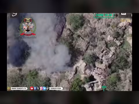 مسيّرات القوات المسلحة تستهدف تجمعات الحوثيين في جبل هان بتعز