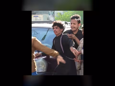 مشادة كلامية حول حساب عامل بسيط: السيارة كلها مات ولا يهمك