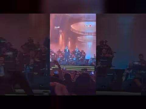 فضل شاكر ونجله يقدّمان دويتو غنائي في حفله بموسم الرياض