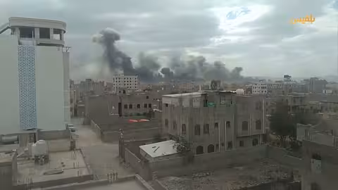 الاحتلال الإسرائيلي يستهدف مطار صنعاء ومصنع إسمنت عمران ومحطات الطاقة تقرير: ماهر أبو المجد