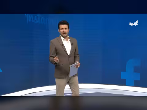 طفلة توصل شقيقها المعاق إلى مدرسة في مأرب على كرسي متحرك