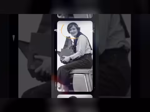 الأم المهاجرة في زمن الكساد: رمز الصمود الإنساني
