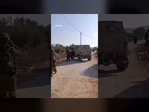قوات الاحتلال تمنع مزارعين فلسطينيين من قطف الزيتون في ترمسعيا
