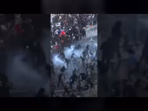 اشتباكات عنيفة بين الشرطة والمتظاهرين في ميادين باريس