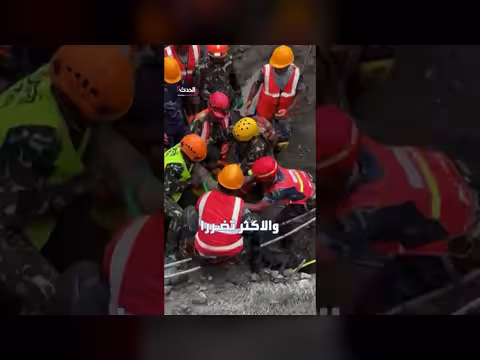 عمليات إنقاذ شُبهت بالمعجزة تمنح الأمل لعائلات في نيبال