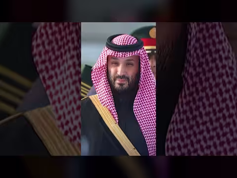 نتنياهو في أبوظبي: زيارة علنية أولى ولقاء سري مع سعوديين