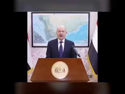الرئيس العليمي يدعو للالتفاف حول القوات المسلحة