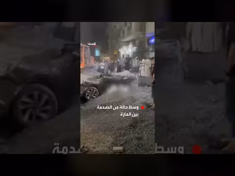 انقلاب مقطورة شاحنة فوق سيارة ملاكي