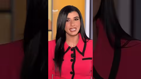 اقتحام معجبة لمسرح تامر حسني خلال حفله في الساحل الشمالي