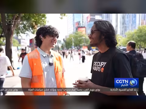 متطوعو حي سانليتون الدولي يستعدون للتعامل مع شكاوى الأجانب