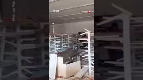 نهب المتاجر في سومطرة الإندونيسية بعد الفيضانات بسبب نقص الغذاء