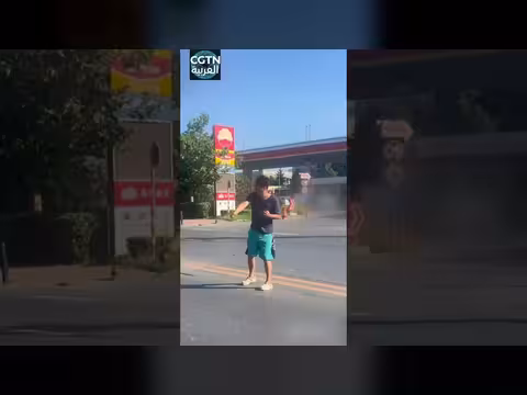 انهيار طريق بسبب الأمطار وتصرف الأهالي يمنع الكارثة