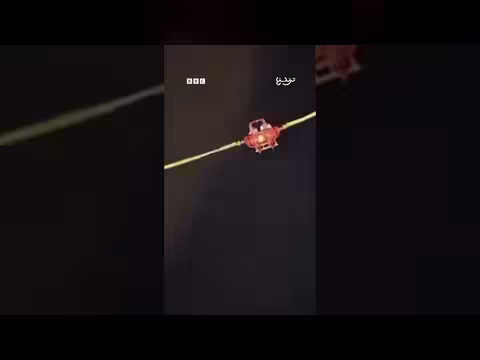 شاب سعودي ينقذ صديقه بعد انفلات حزام الأمان