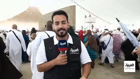 رمي الجمرات في منى: مشاهد مهيبة للحجاج