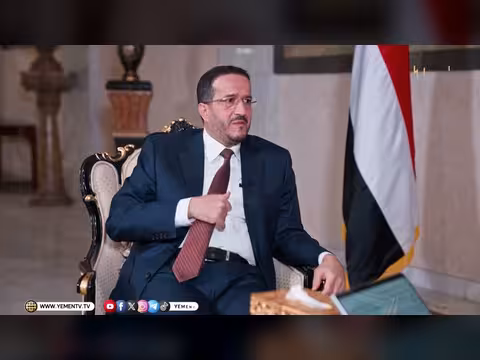 أسر الشهداء أولوية لمجلس القيادة والحكومة لمعالجة ملفاتهم