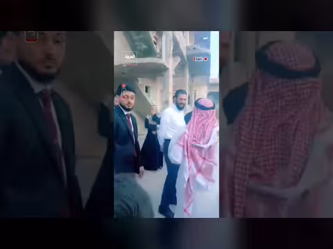 الرئيس الشرع يتفقد شوارع درعا المدمرة ويلتقي الأهالي