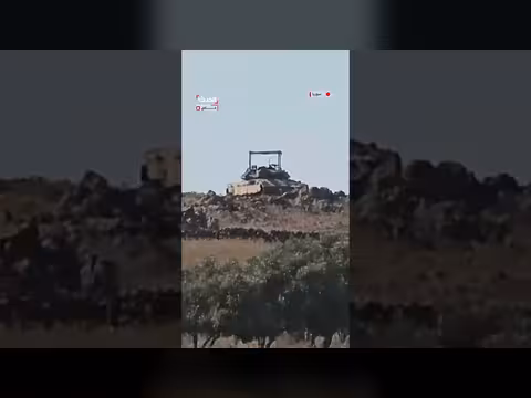 دبابتين إسرائيليتين تتوغلان في سوريا