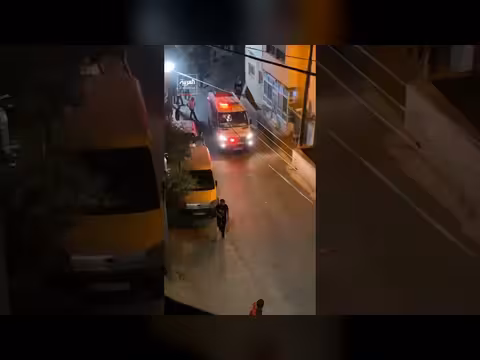 إصابة شاب فلسطيني برصاص المستوطنين وقوات الجيش الإسرائيلي