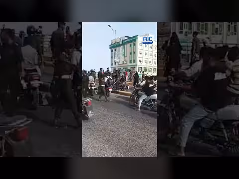 سلطة الأمر الواقع تقطع الطرقات أمام المشاركين في مليونية التصعيد بالمكلا