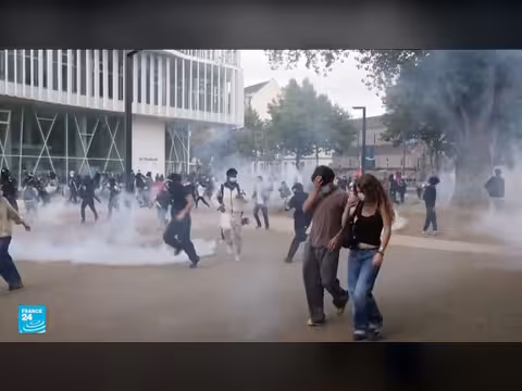 قانون من يخرب يدفع لمواجهة تخريب المدارس الفرنسية