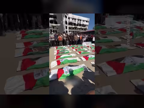 تشييع خمسين شهيداُ في غزة بعد انتشال جثامينهم من الركام