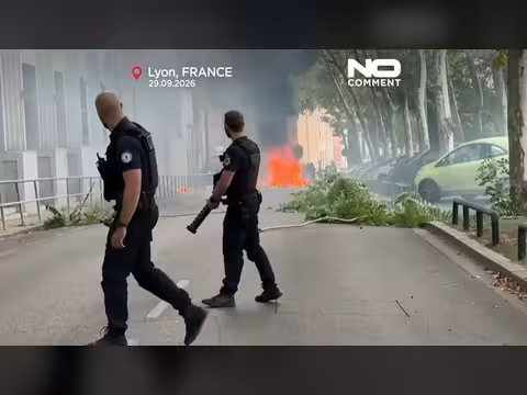 طلاب فرنسا يغلقون المدارس للمطالبة بمزيد من الموارد التعليمية
