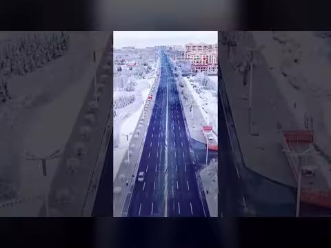 الثلوج الكثيفة تحوّل منغوليا الداخلية الصينية إلى أرض عجائب