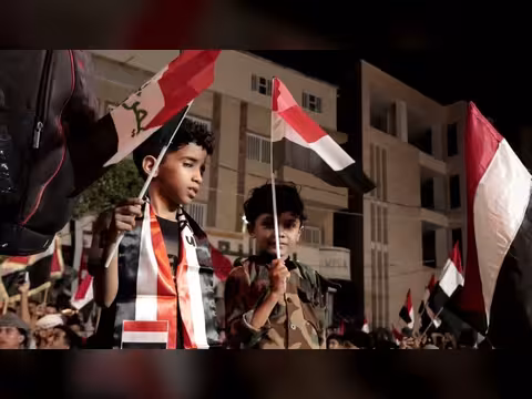 تعز تحتفل بذكرى ثورة 26 سبتمبر وتجدد عهد الجمهورية ضد الحوثيين