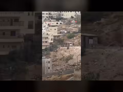 الجيش الإسرائيلي يقتحم بلدة أبو ديس جنوب شرق القدس ويداهم منزلا