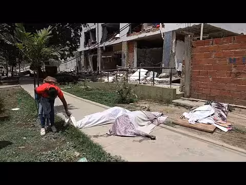انتشال جثث مع استمرار عمليات الإنقاذ في فنزويلا