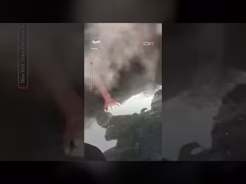 إنقاذ شرطيين أميركيين رجلا مسناً من منزل مشتعل في نيويورك